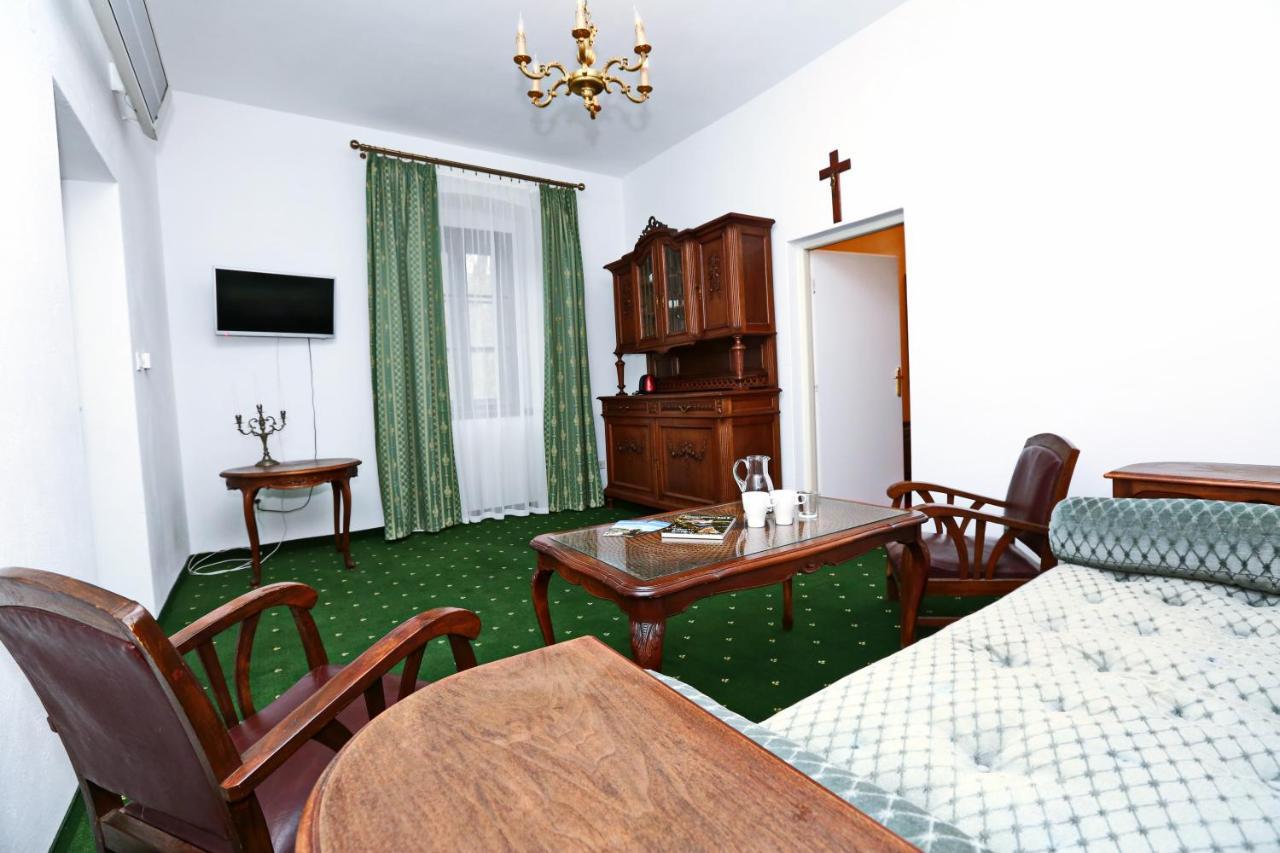 Historicky Putnicky Dom Otel Marianka Dış mekan fotoğraf