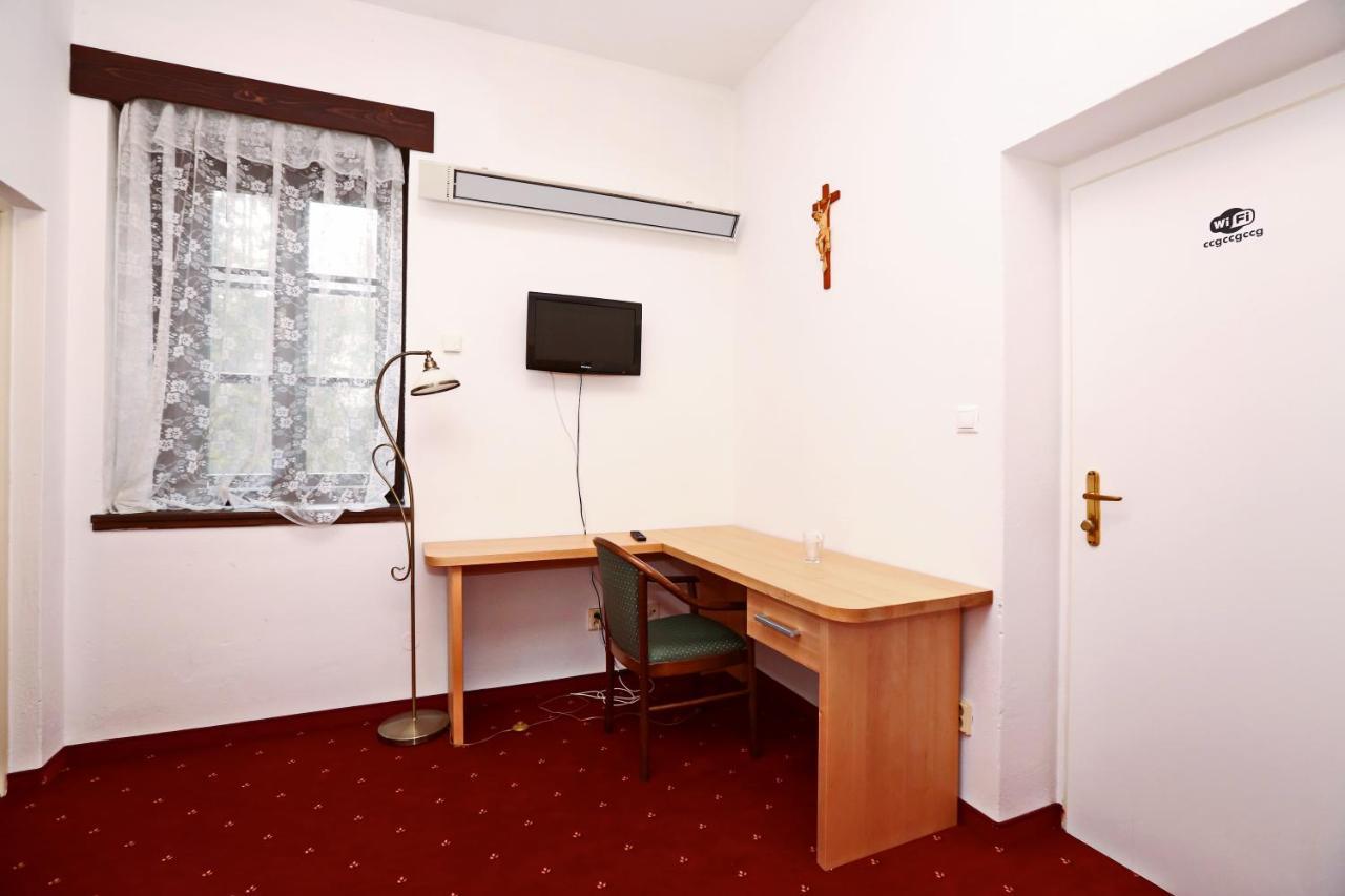Historicky Putnicky Dom Otel Marianka Dış mekan fotoğraf