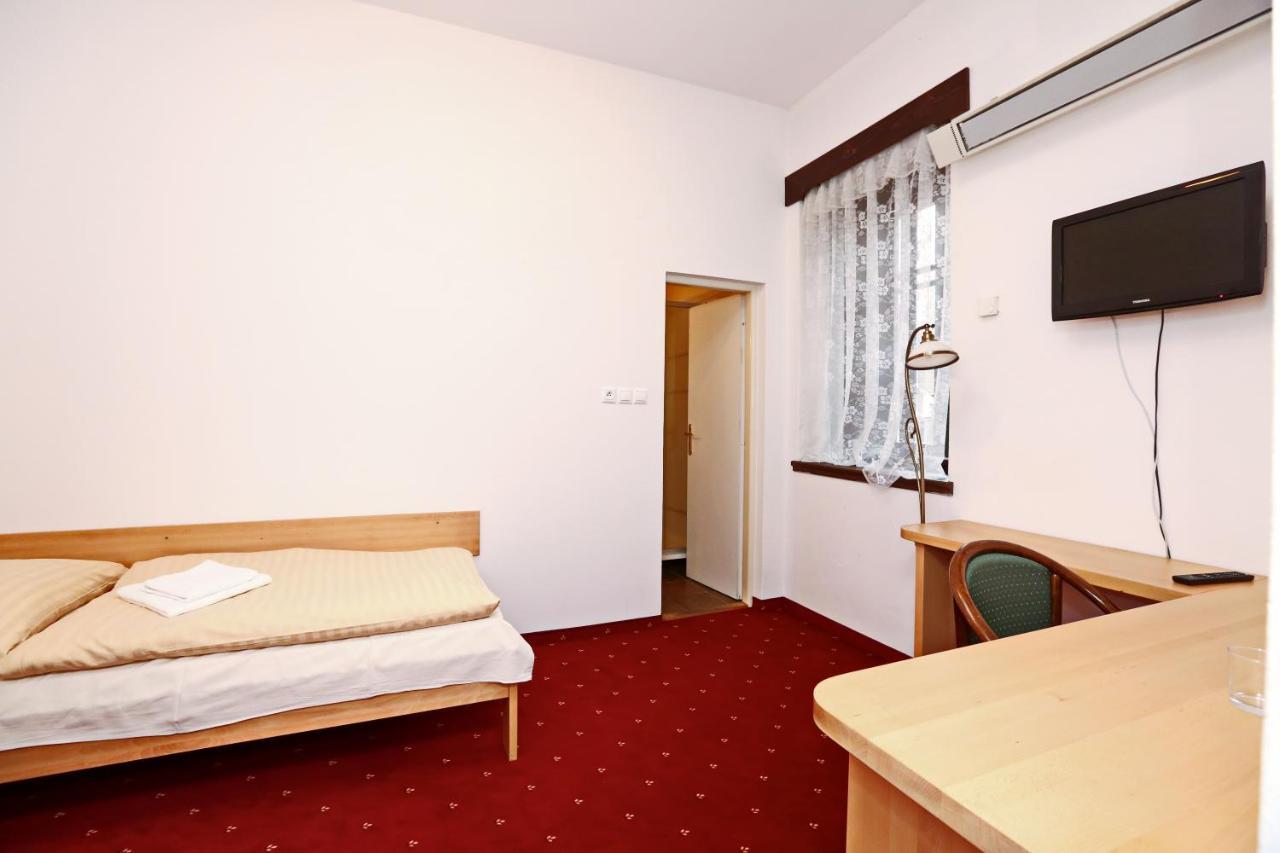 Historicky Putnicky Dom Otel Marianka Dış mekan fotoğraf